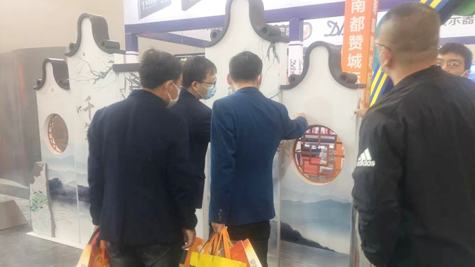 2021鄭州中原廣告展 都贊城展會第二天現(xiàn)場實拍